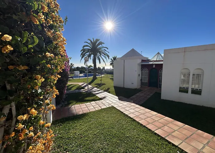 Alhambra 9 בית נופש *