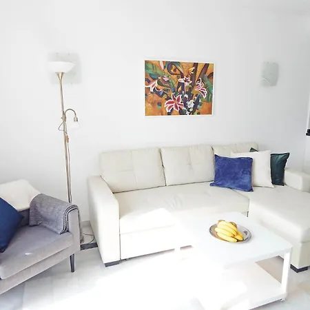 Alhambra 9 *